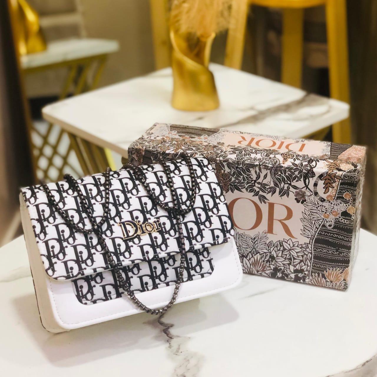 Premium Chain Bag Black & White