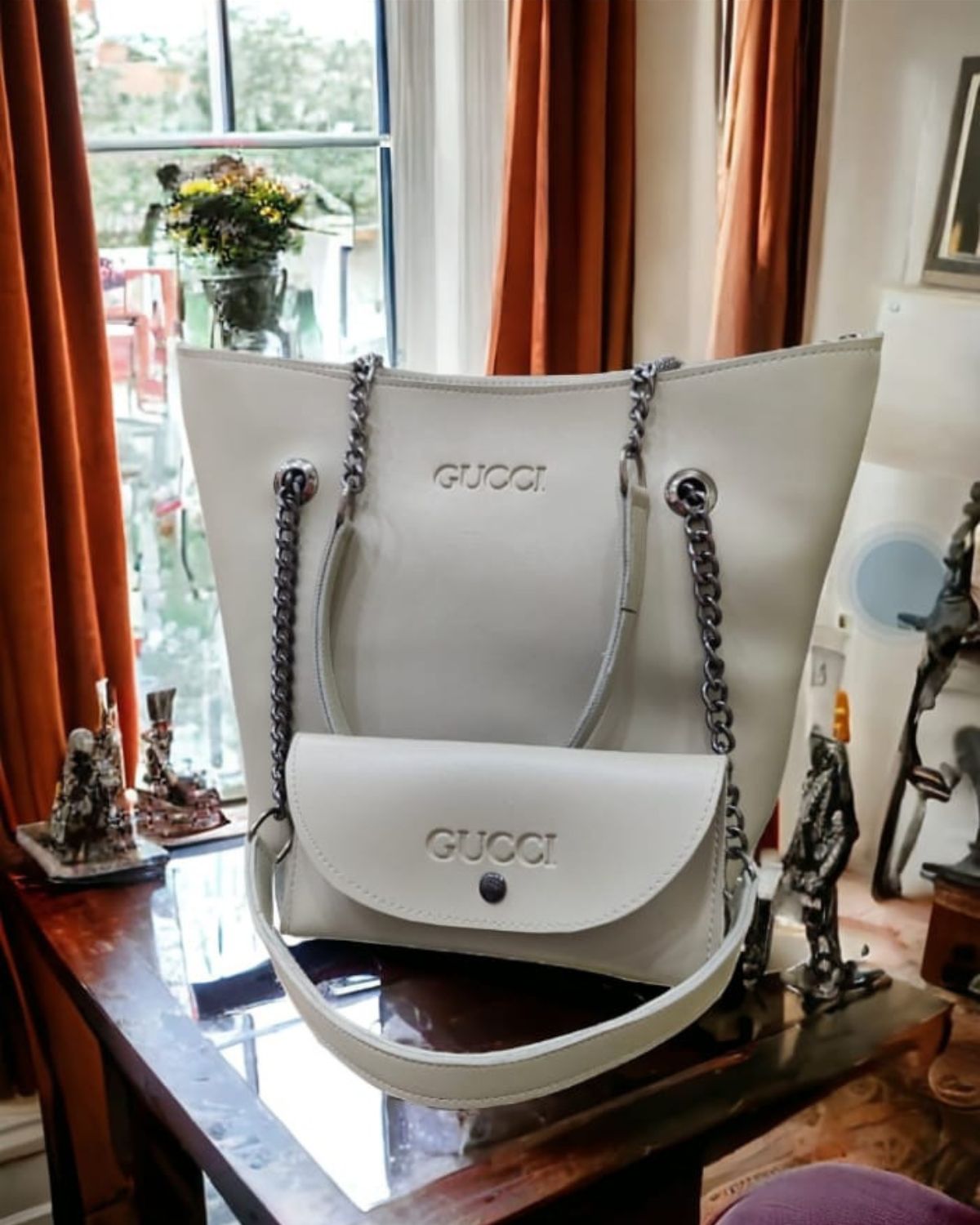 Elegant shoulder bag with Black Gold Accents & Wallet