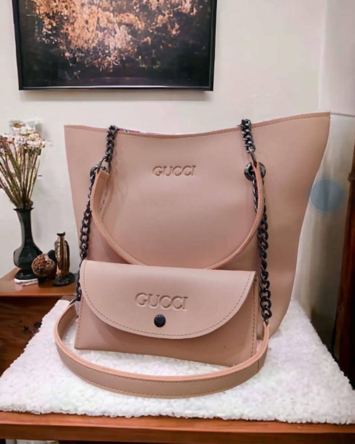 Elegant shoulder bag with Black Gold Accents & Wallet